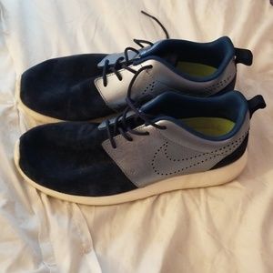 Blue suede nike roshes
